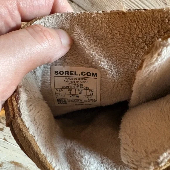 Sorel Waterproof Boot - Picture 2 of 4